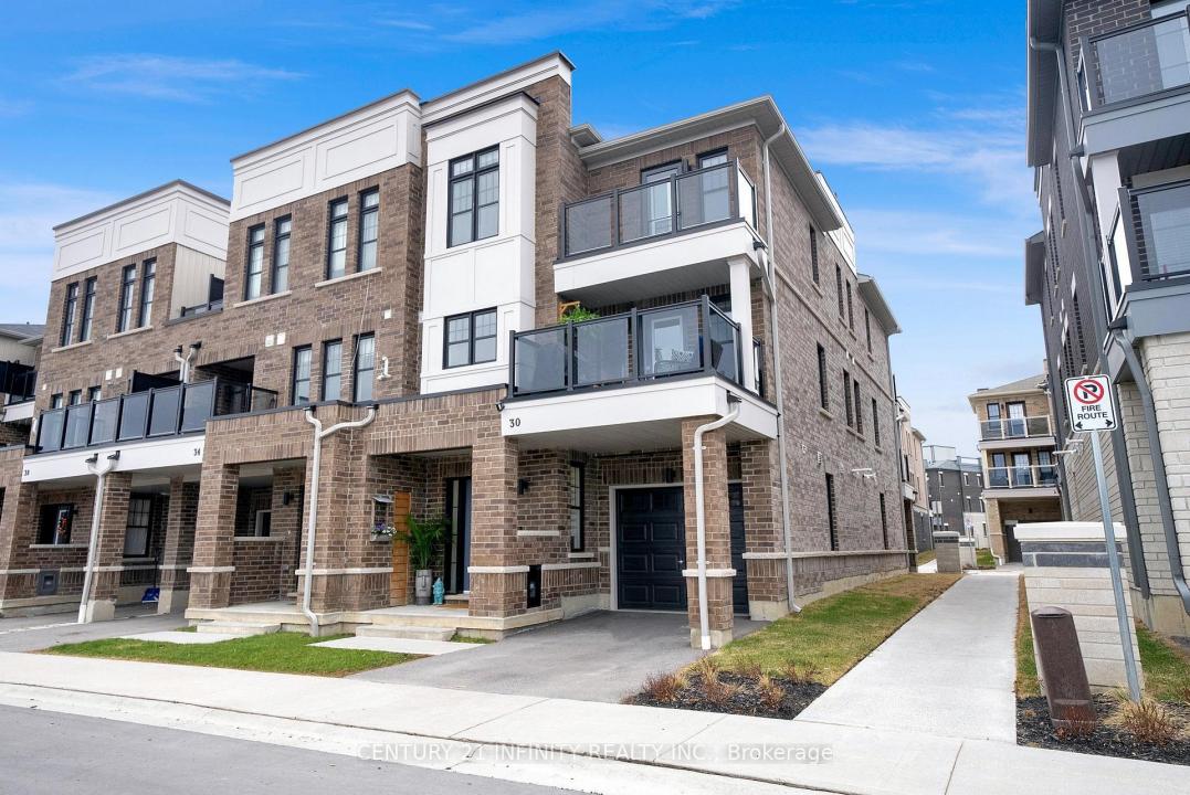 30 KING WILLIAM WAY, Clarington, Ontario L1C 7E8, Canada