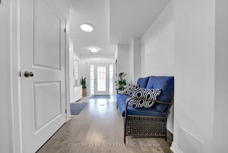 30 KING WILLIAM WAY, Clarington, Ontario L1C 7E8, Canada