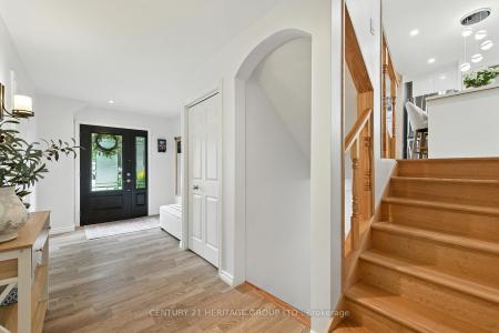 6 PINEHURST PLACE, St. Thomas, Ontario N5P 3X4, Canada