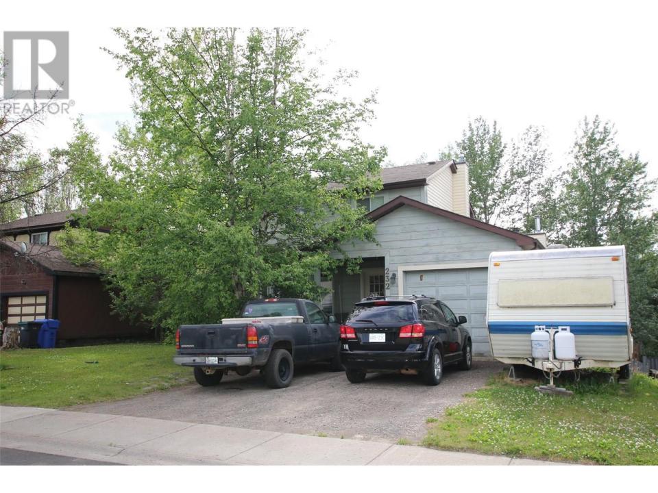 232 BERGERON DRIVE, Tumbler Ridge, British Columbia V0C 2W0, Canada
