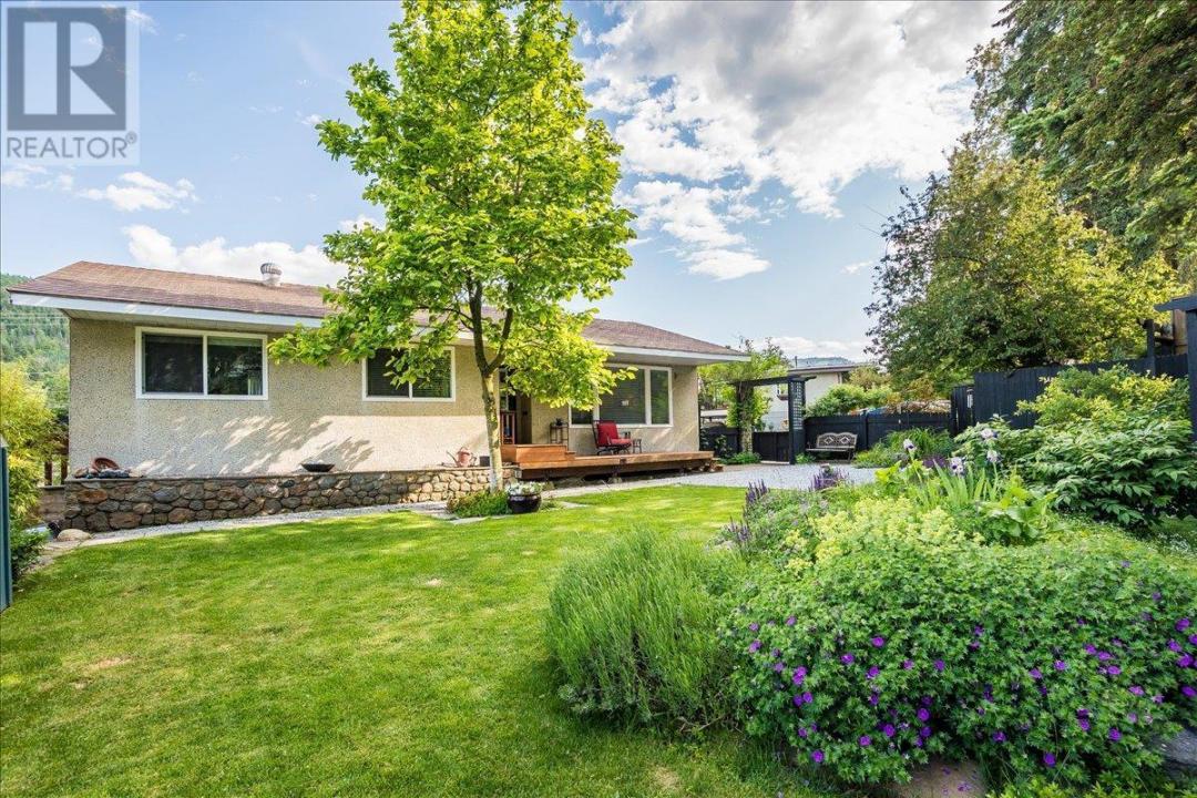 407 WILLOW DRIVE, Warfield, Britanya Kolombiyası V1R 2M9, Kanada