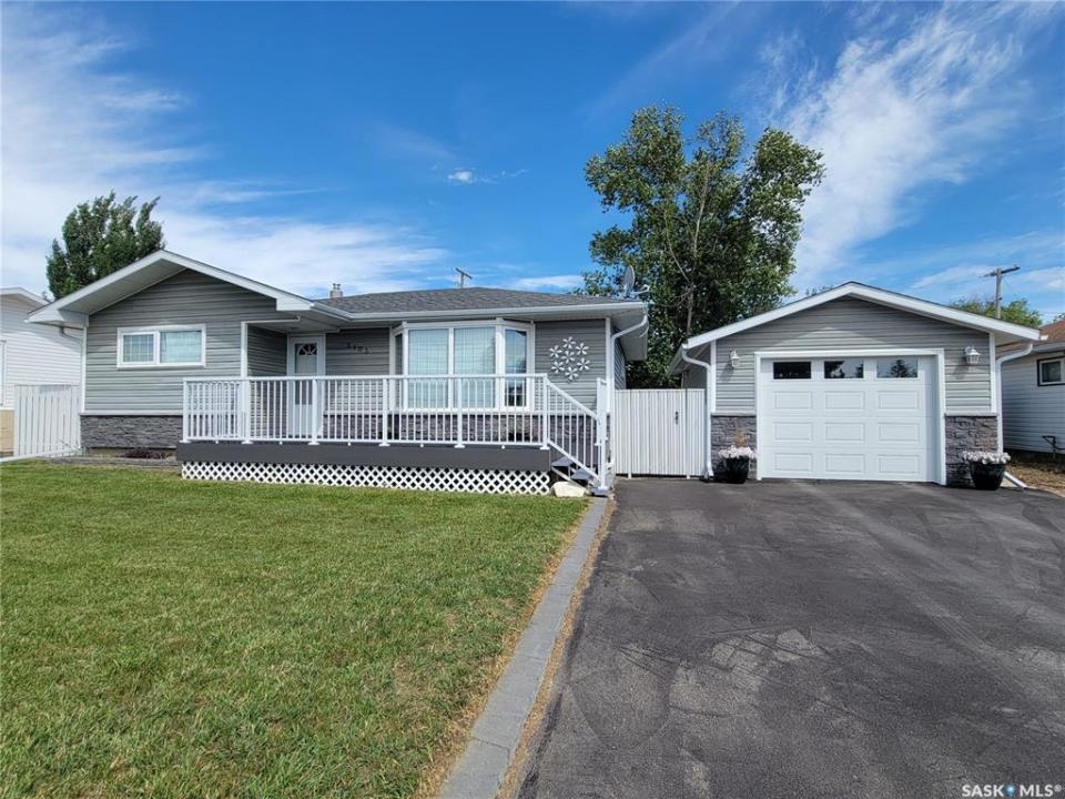 5103 LEADER STREET, Macklin, Saskatchewan S0L 2C0, Canada