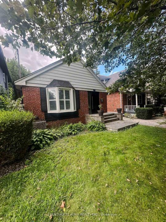 2 CRYSTAL CRESCENT, Toronto, 온타리오주 M8W 2Z7, 캐나다