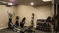 690 KING STREET W, Kitchener, אונטריו N2H 5L8, קנדה