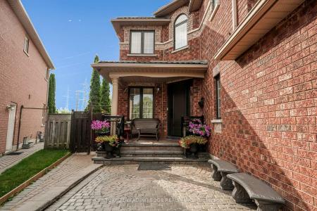 31 CANDLEBROOK CRESCENT, Toronto, Ontario M1W 4B3, Canada