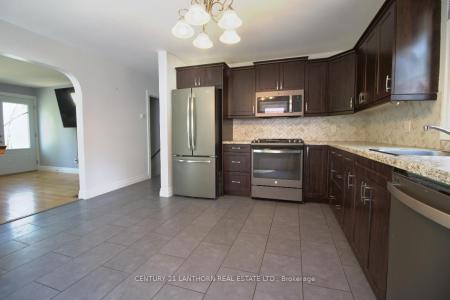 100 WHITES ROAD N, Quinte West, Ontario K8V 5P5, Canada