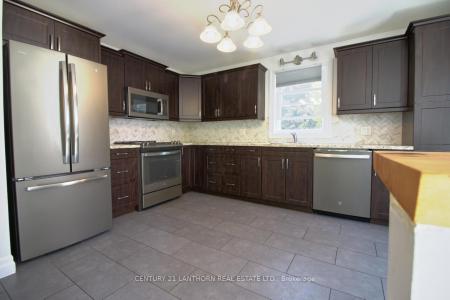 100 WHITES ROAD N, Quinte West, Ontario K8V 5P5, Canada