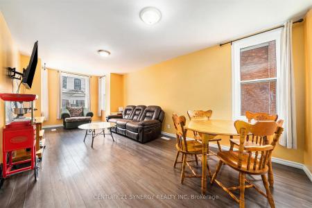 25 KENSINGTON AVENUE, Smiths Falls, أونتاريو K7A 2K6, كندا