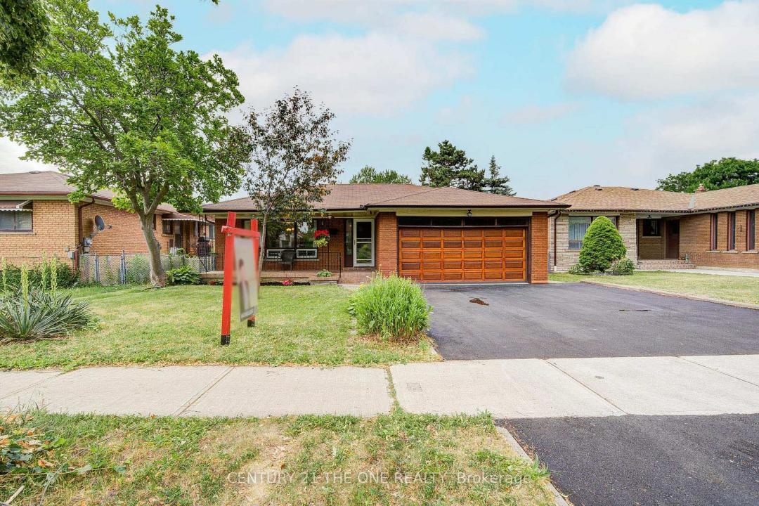 103 MARGARET AVENUE, Toronto, Ontario M2J 4C4, Canada