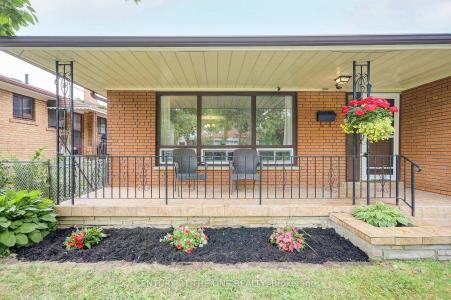 103 MARGARET AVENUE, Toronto, Ontario M2J 4C4, Canada
