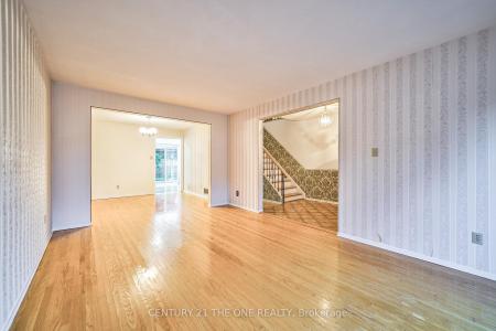 54 MARBLEMOUNT CRESCENT, Toronto, Ontario M1T 2H4, Canada