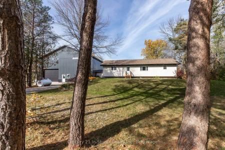 9 MAPLE DRIVE, Northern Bruce Peninsula, אונטריו N0H 1Z0, קנדה 