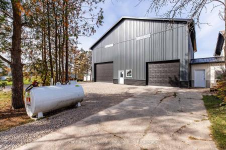 9 MAPLE DRIVE, Northern Bruce Peninsula, אונטריו N0H 1Z0, קנדה 