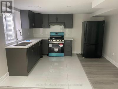 39 BENTON STREET, Brampton (brampton East), Ontario L6W 3B8, Canada