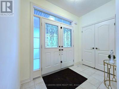 6 CASTLEGLEN BOULEVARD, Markham (berczy), Ontario L6C 0A8, Canada