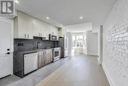 18 SPRINGHURST AVENUE, Toronto (south Parkdale), Ontario M6K 1A9, Canada