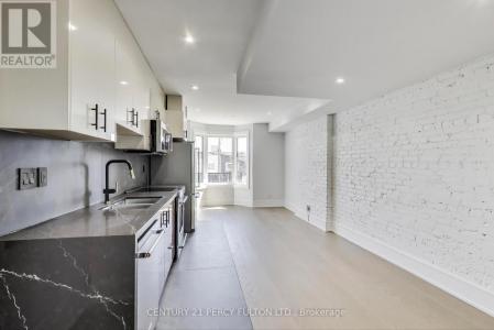 18 SPRINGHURST AVENUE, Toronto (south Parkdale), Ontario M6K 1A9, Canada