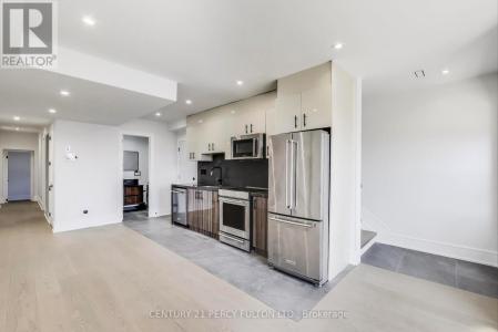 18 SPRINGHURST AVENUE, Toronto (south Parkdale), Ontario M6K 1A9, Canada