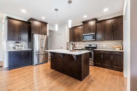 112 MIDTOWN COURT SW, Airdrie, 阿爾伯塔 T4B 4E4, 加拿大