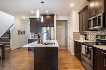 112 MIDTOWN COURT SW, Airdrie, 阿爾伯塔 T4B 4E4, 加拿大