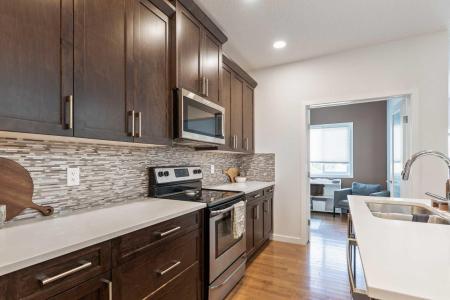 112 MIDTOWN COURT SW, Airdrie, Alberta T4B 4E4, Canada