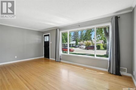 2518 WILLIAM AVENUE, Saskatoon, Saskatchewan S7J 1B3, Canada