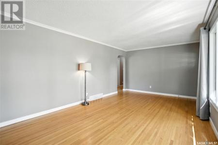2518 WILLIAM AVENUE, Saskatoon, Saskatchewan S7J 1B3, Canada