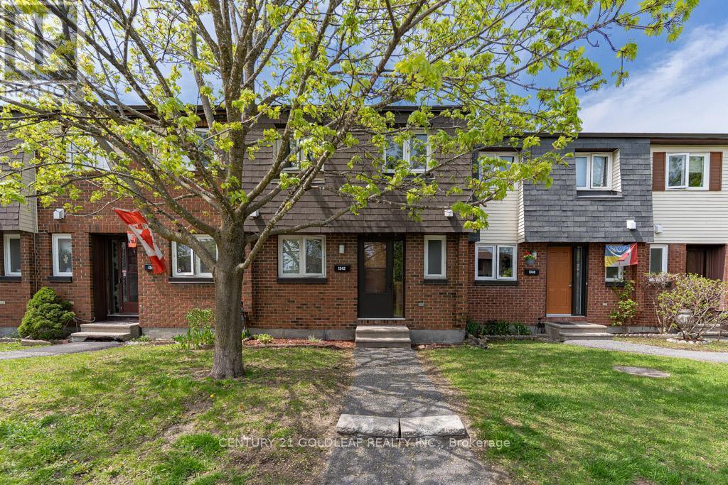 1342 CEDARCROFT CRESCENT, Ottawa, オンタリオ K1B 5C8, カナダ
