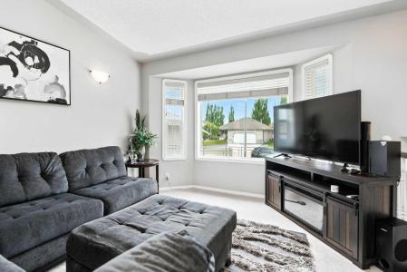 7 REIGHLEY CLOSE, Red Deer, Alberta T4P 3V7, Canada