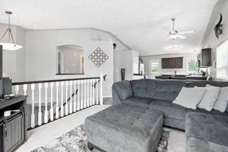 7 REIGHLEY CLOSE, Red Deer, Alberta T4P 3V7, Canada