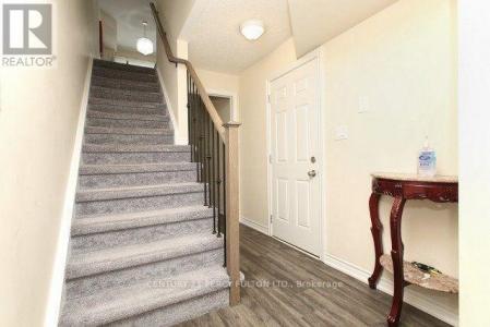 17 MARKHAM TRAIL, Clarington (bowmanville), Ontario L1C 0S4, Canada