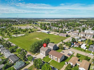 #2 4904 44 STREET, Drayton Valley, Alberta T7A 1B2, Canada