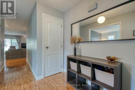 214 JOHN STREET SOUTH, Stratford, 安大略省 N5A 7T3, 加拿大
