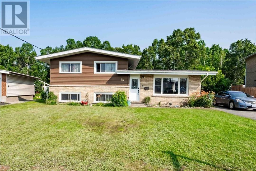 16 LINCOLN CRESCENT, Capreol, Ontario P0M 1H0, Kanada