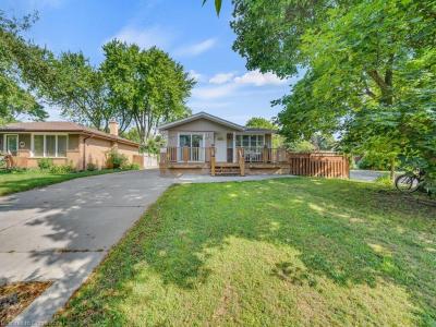 184 CEDARVALE CRESCENT, Waterloo, Ontario N2L 4T2, Canada