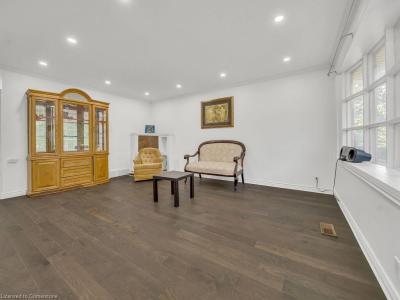 184 CEDARVALE CRESCENT, Waterloo, Ontario N2L 4T2, Canada