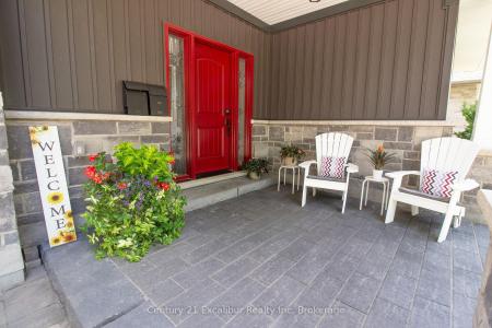 566 ST. PATRICK STREET E, Centre Wellington, Ontario N1M 1N2, Canada