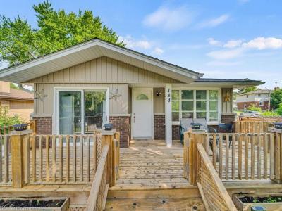 184 CEDARVALE CRESCENT, Waterloo, Ontario N2L 4T2, Canada