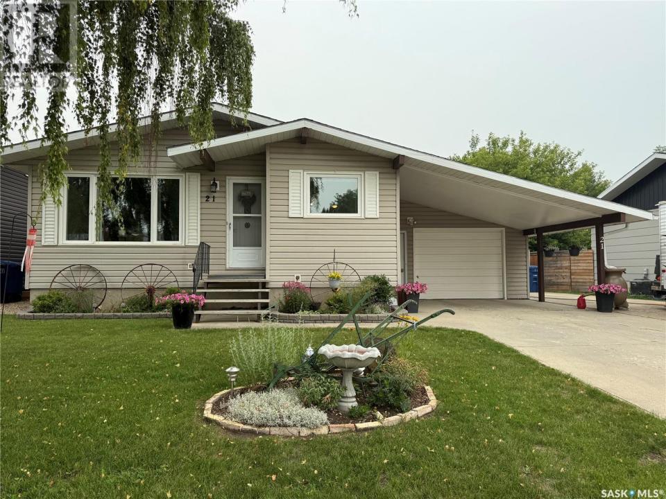 21 CENTENNIAL CRESCENT, Humboldt, Saskatchewan S0K 2A0, Canada