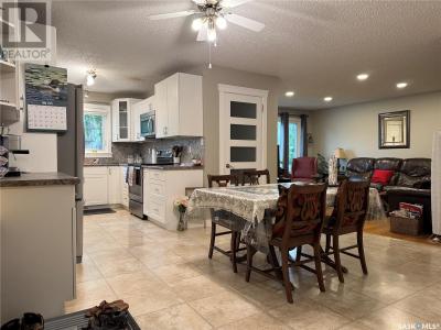 21 CENTENNIAL CRESCENT, Humboldt, Saskatchewan S0K 2A0, Canada