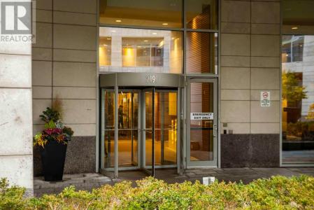 2191 YONGE STREET, Toronto (mount Pleasant West), Ontario M4S 3H8, Canada