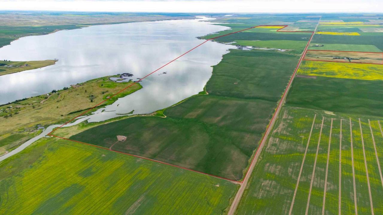 26-18-22-W4 HWY 842, Milo, Alberta T2P 3P8, Canada