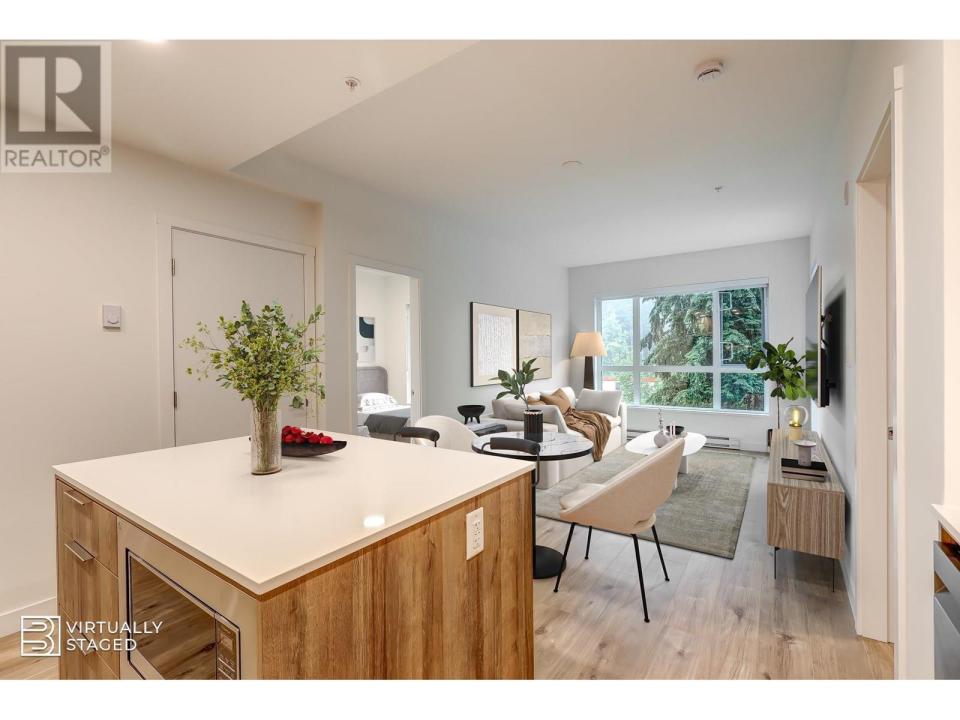 3594 MALSUM DRIVE, North Vancouver, Colúmbia Britânica V7G 0B5, CANADÁ