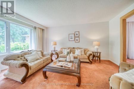 6 RICE DRIVE, Whitby (pringle Creek), Ontario L1N 7X1, Canada