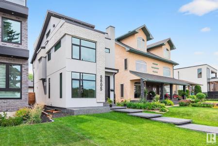 8805 STRATHEARN DRIVE NW, Edmonton, Alberta T6C 4C8, Kanada