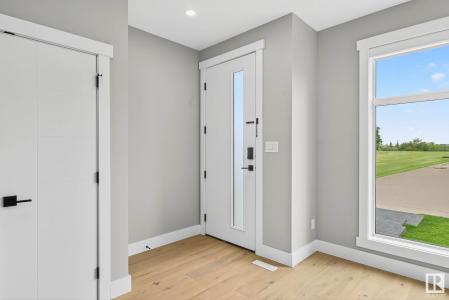 8805 STRATHEARN DRIVE NW, Edmonton, Alberta T6C 4C8, Canada