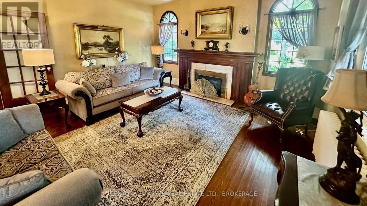 223 KING STREET WEST, Gananoque, オンタリオ K7G 2G7, カナダ