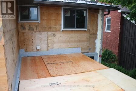 413 QUEEN STREET SOUTH, Arran-Elderslie-, Ontario N0G 2N0, CANADÁ