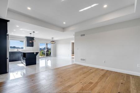721 FALERIA STREET, Lakeshore, Ontario N8L 0K1, Canadá