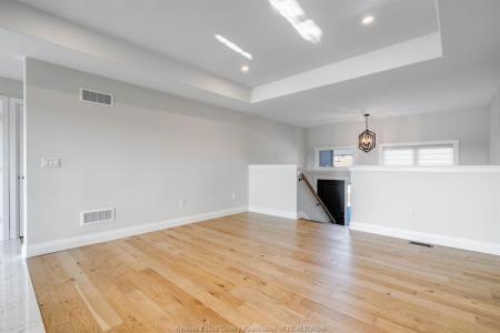 721 FALERIA STREET, Lakeshore, Ontario N8L 0K1, Canadá